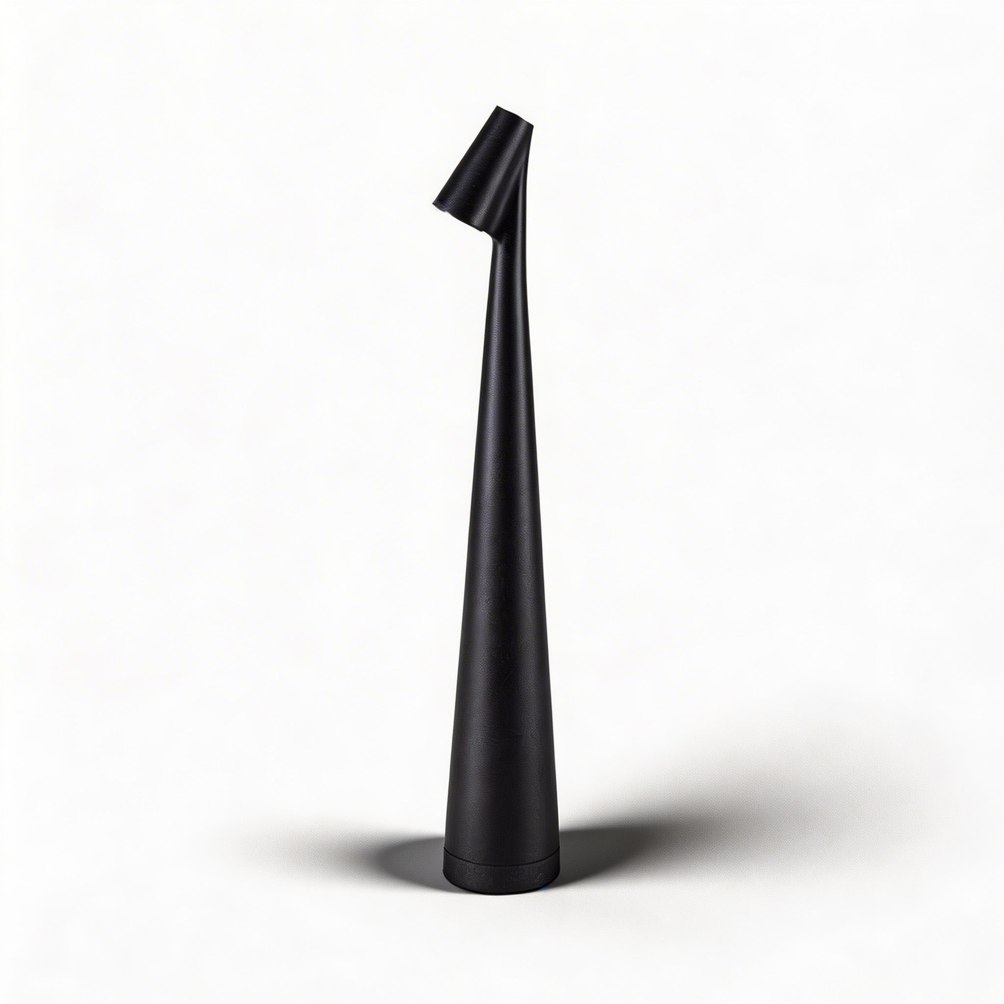 Lampe de table moderne en forme de cône, LED à intensité variable et réglable, design métallique rechargeable par USB et sans fil | ribuella