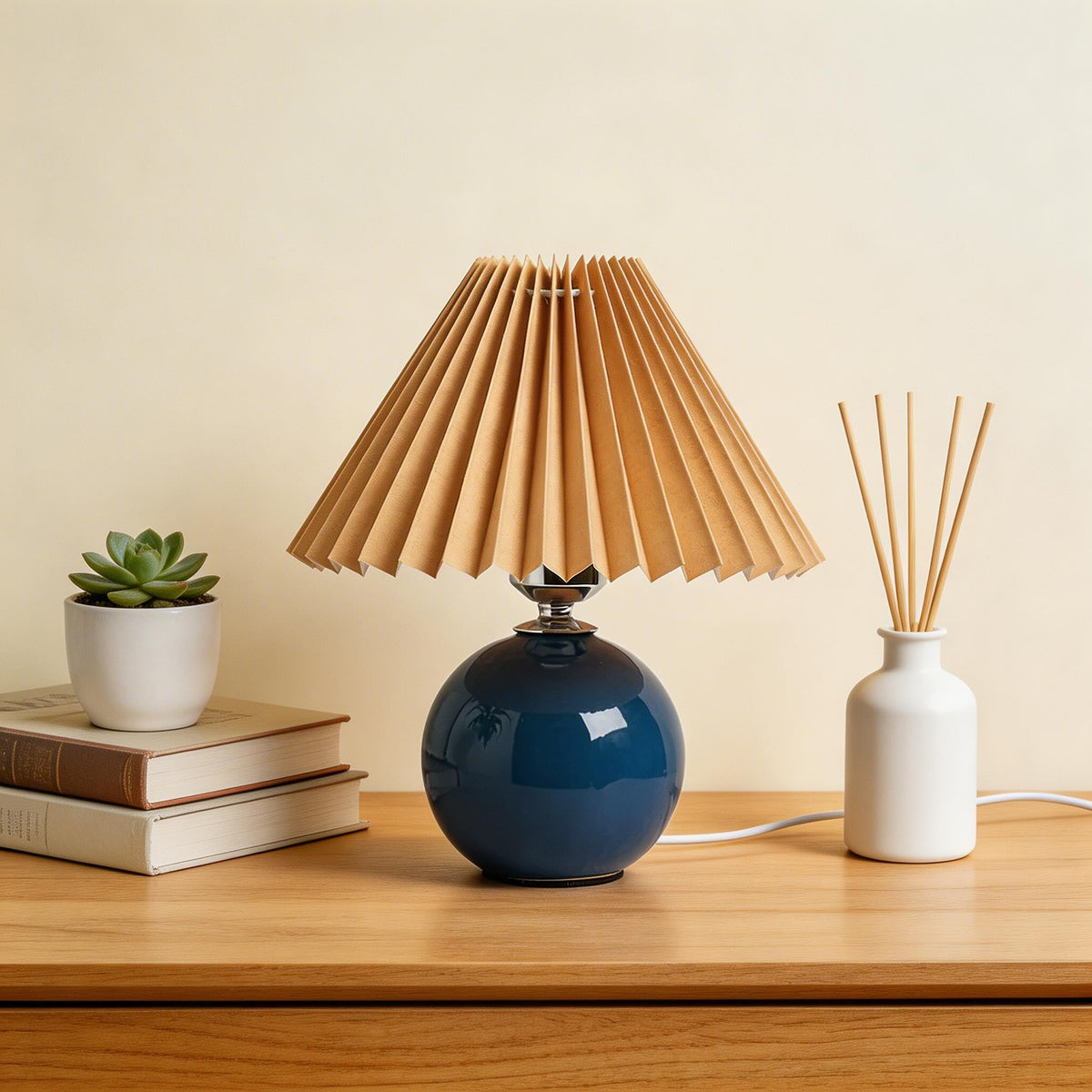 Candeeiro de mesa vintage com base de cerâmica, lâmpada LED E27 ajustável para quarto, mesa de cabeceira ou utilização junto à cama | ribuella