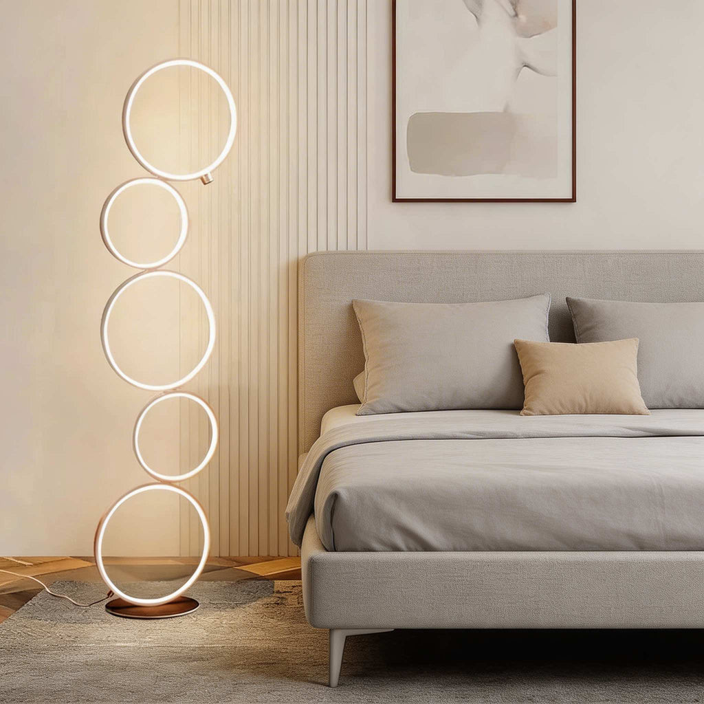 Moderní stojací LED lampa s nastavitelnou výškou, železnou konstrukcí a kruhovým designem z PVC pro ambientní osvětlení obývacího pokoje a ložnice | ribuella