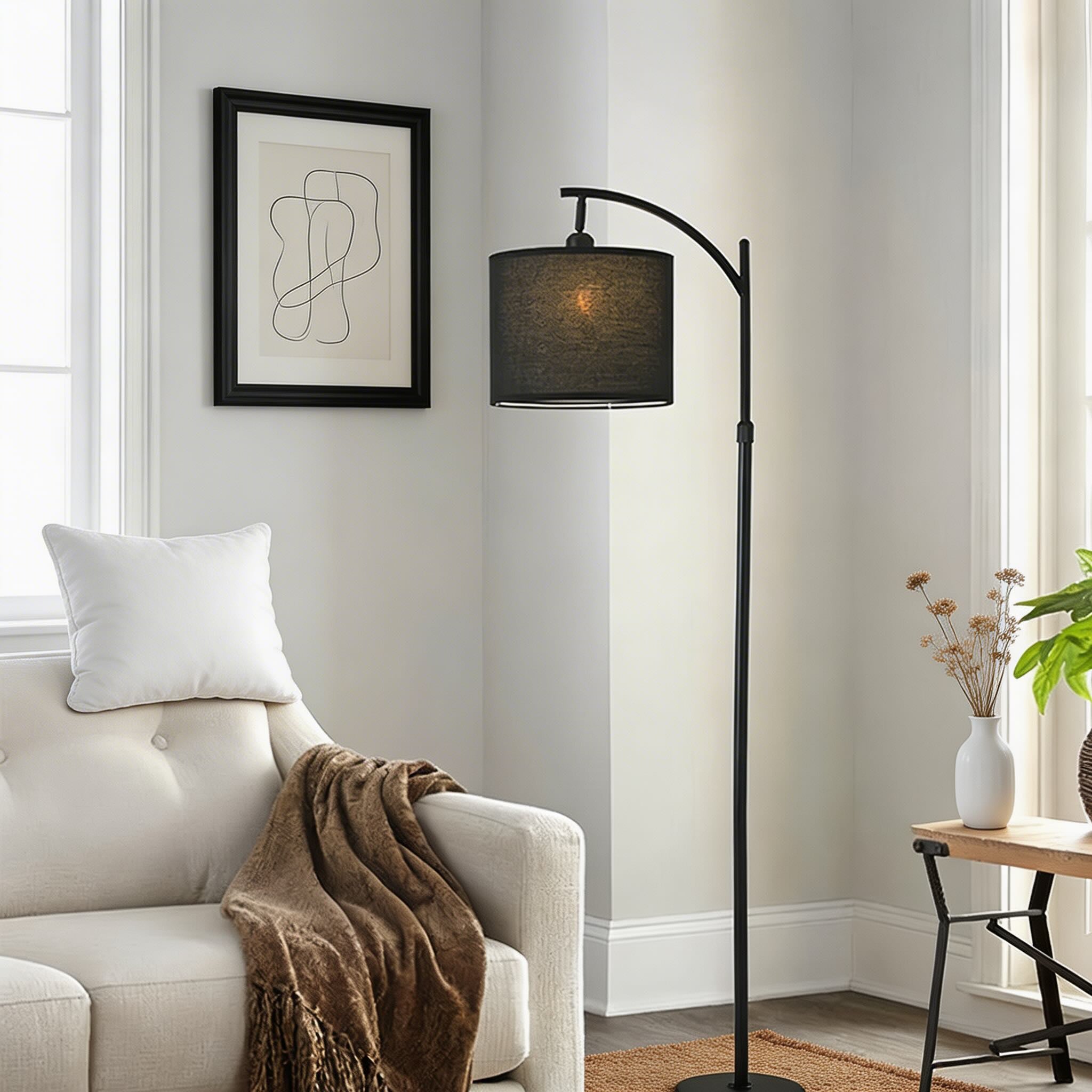 Moderne schwarze Bogen-Stehlampe mit höhenverstellbarem Stoffschirm für das Wohnzimmer | ribuella