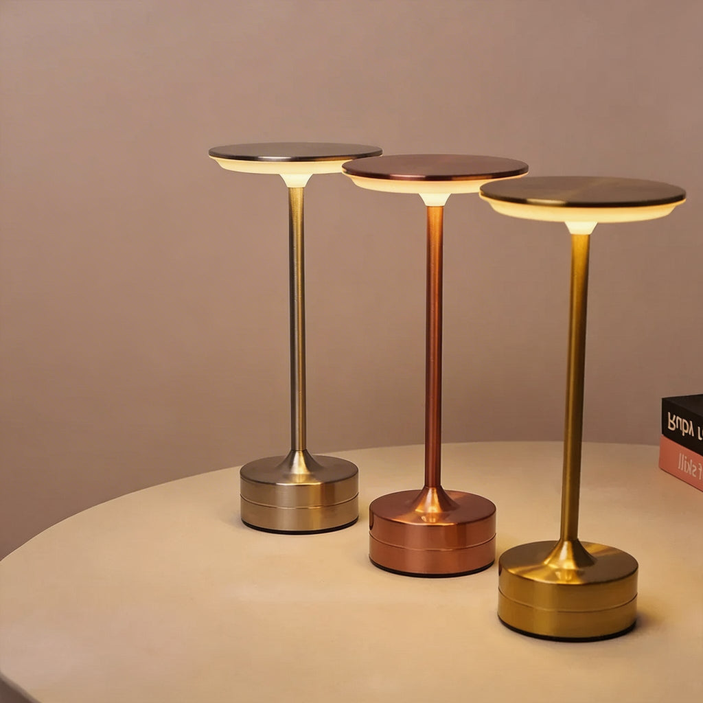 Moderní přenosná stolní LED lampa s dotykovým senzorem, akrylátovým a kovovým designem, USB nabíjením a bezdrátovým provozem | ribuella