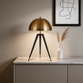 Moderne Dreibein-Stehlampe aus goldfarbenem Eisen mit LED-Licht für das Wohnzimmer | ribuella