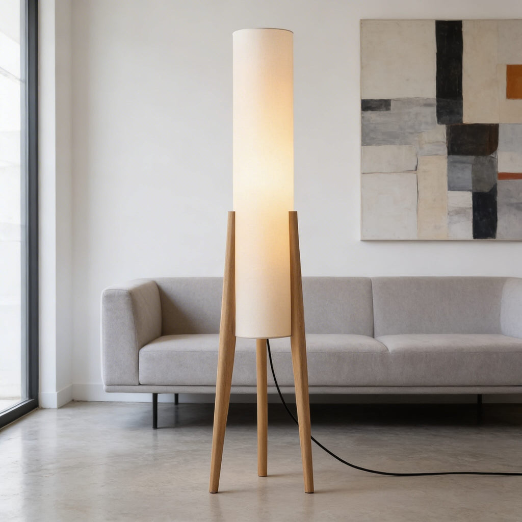 Moderní stojací lampa s nastavitelným tříbarevným LED světlem, podstavcem z přírodního dřeva a látkovým stínidlem do obývacího pokoje | ribuella