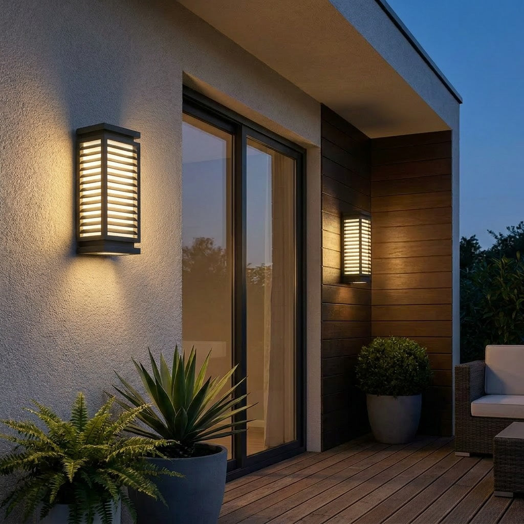 Applique murale extérieure noire moderne étanche, en acier inoxydable cubique, avec LED pour l’extérieur | ribuella