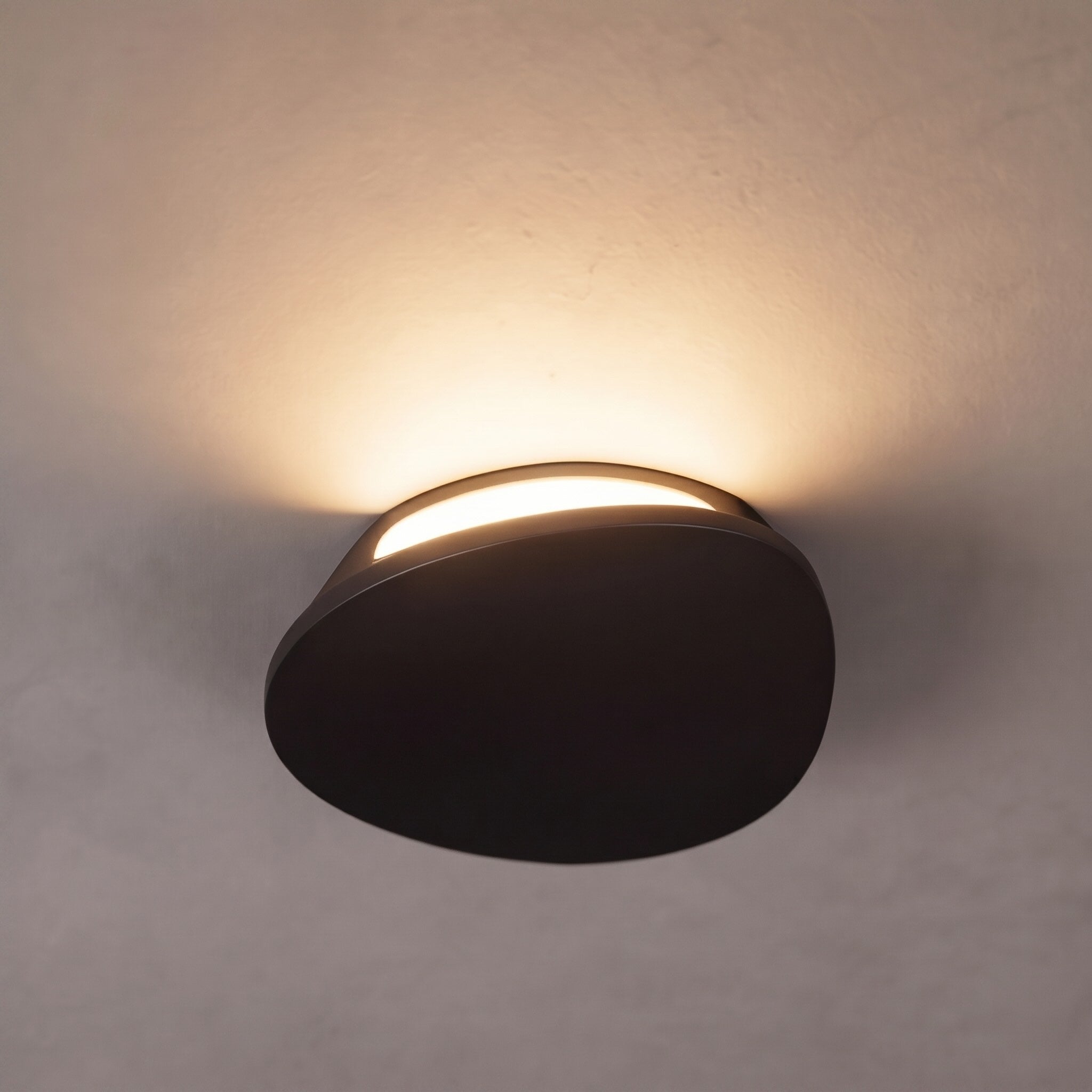Modern Outdoor Wall Light Waterproof Aluminum Body Integrated LED 7W for Exterior Illumination | ribuella