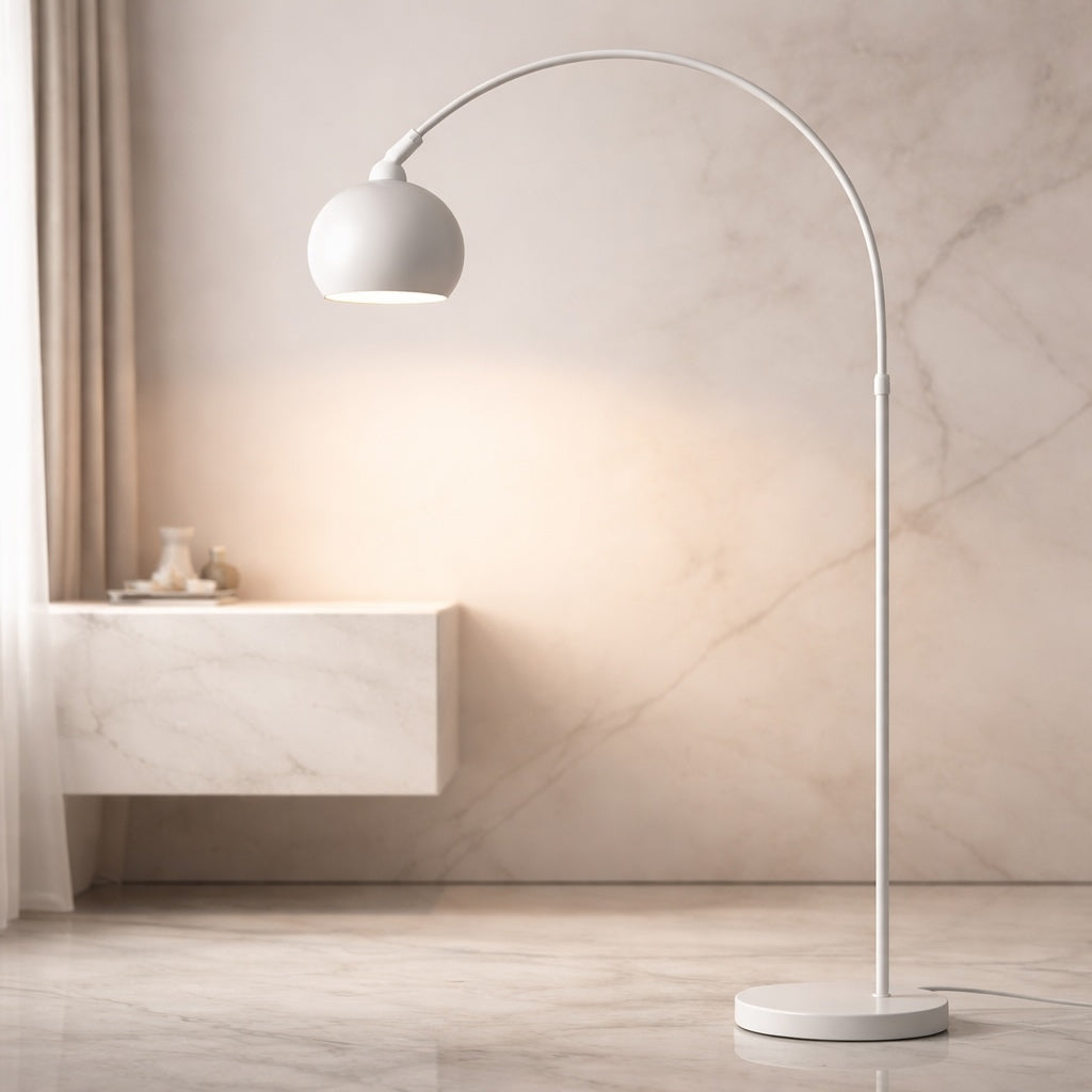 Moderní nastavitelná černá stojací lampa s LED osvětlením a kovovou konstrukcí | ribuella