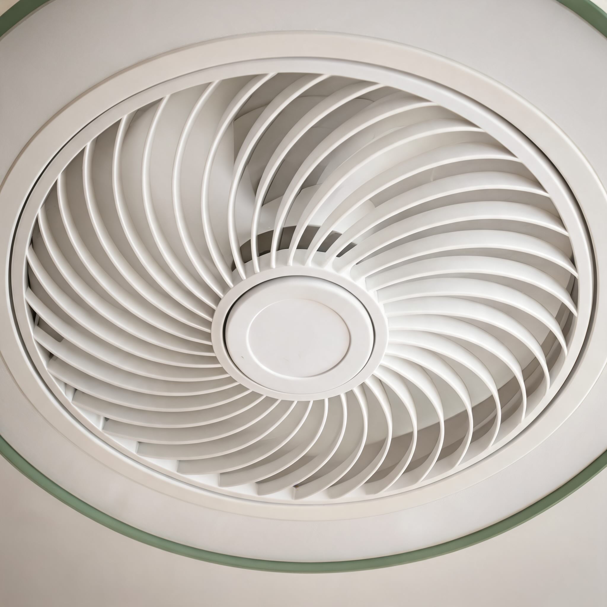 Moderner Deckenventilator ohne Flügel mit Beleuchtung, flache Montage, Eisenrahmen, dimmbare LED mit einstellbarer Farbtemperatur | ribuella