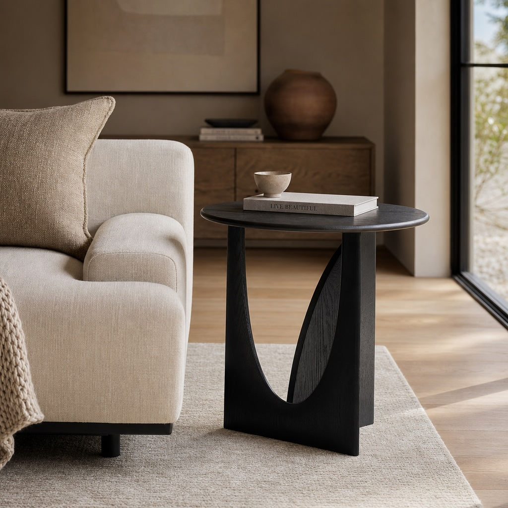 Table d’appoint ronde de style scandinave en bois massif, compacte et polyvalente | ribuella