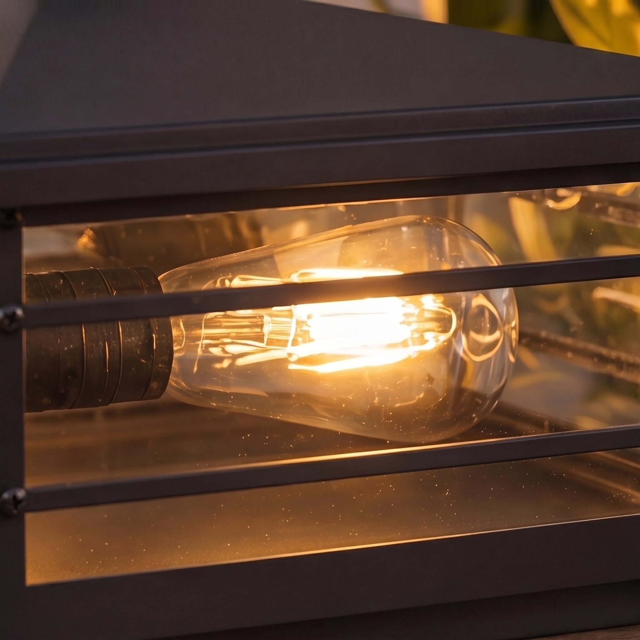 Modern Outdoor Wall Light Wall Mounted Aluminum Alloy with Transparent Glass Shade IP54 | ribuella