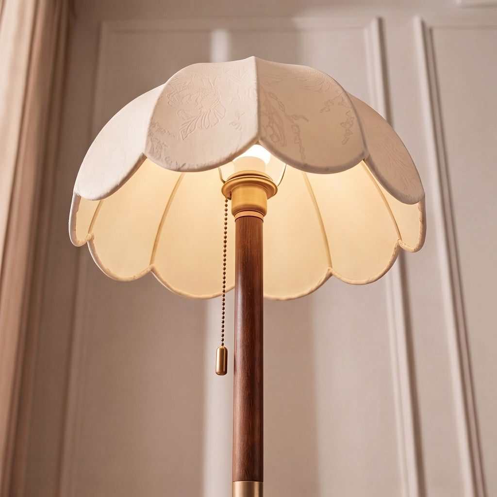 Moderne Tischlampe mit Stoffschirm und Holzbasis, E14-kompatibel, für Schlafzimmer oder Büro | ribuella