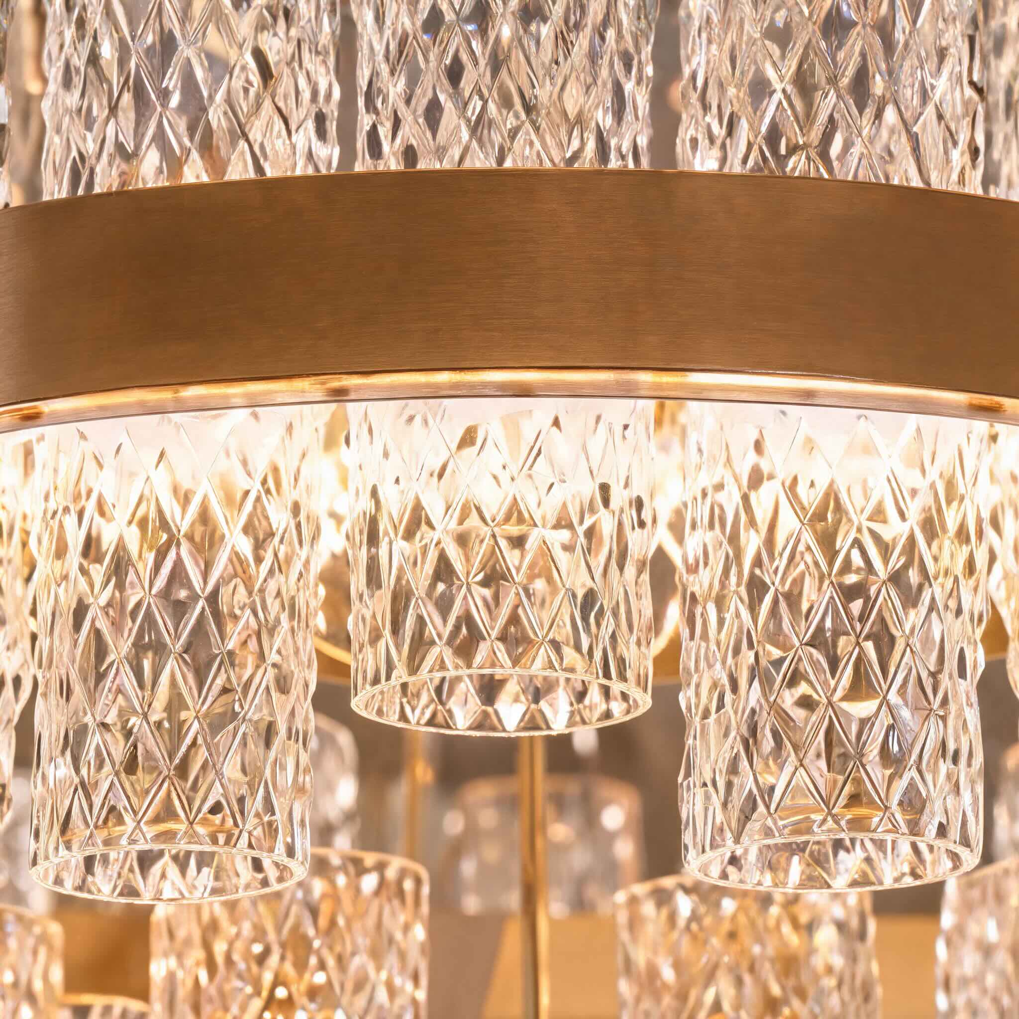 Moderner Kronleuchter mit höhenverstellbarer Hängeleuchte, Edelstahlrahmen, Crackle-Glasschirm, LED | ribuella