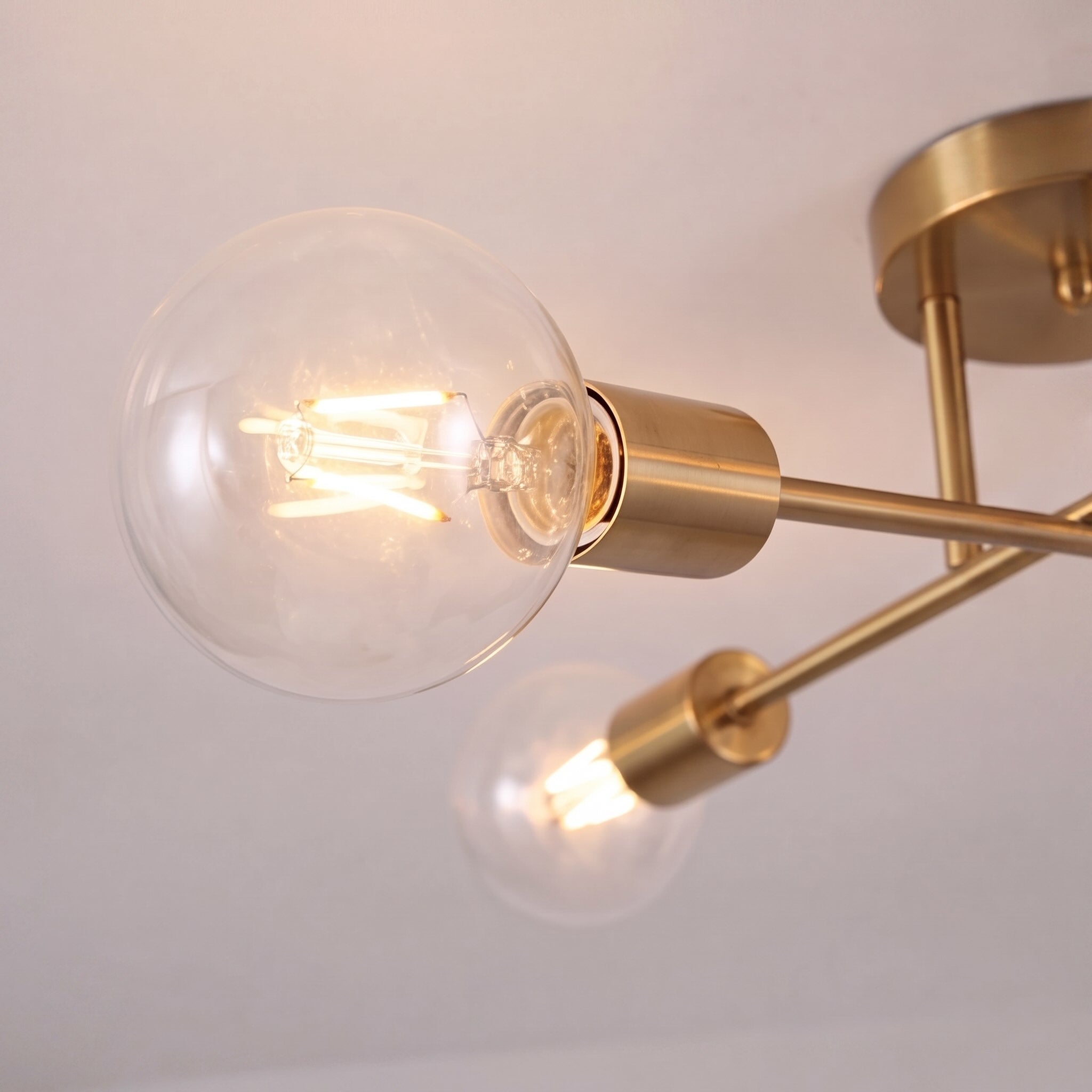 Moderní geometrické stropní svítidlo s kovovou základnou, LED a 6 žárovkami, průměr 28 Inch | ribuella