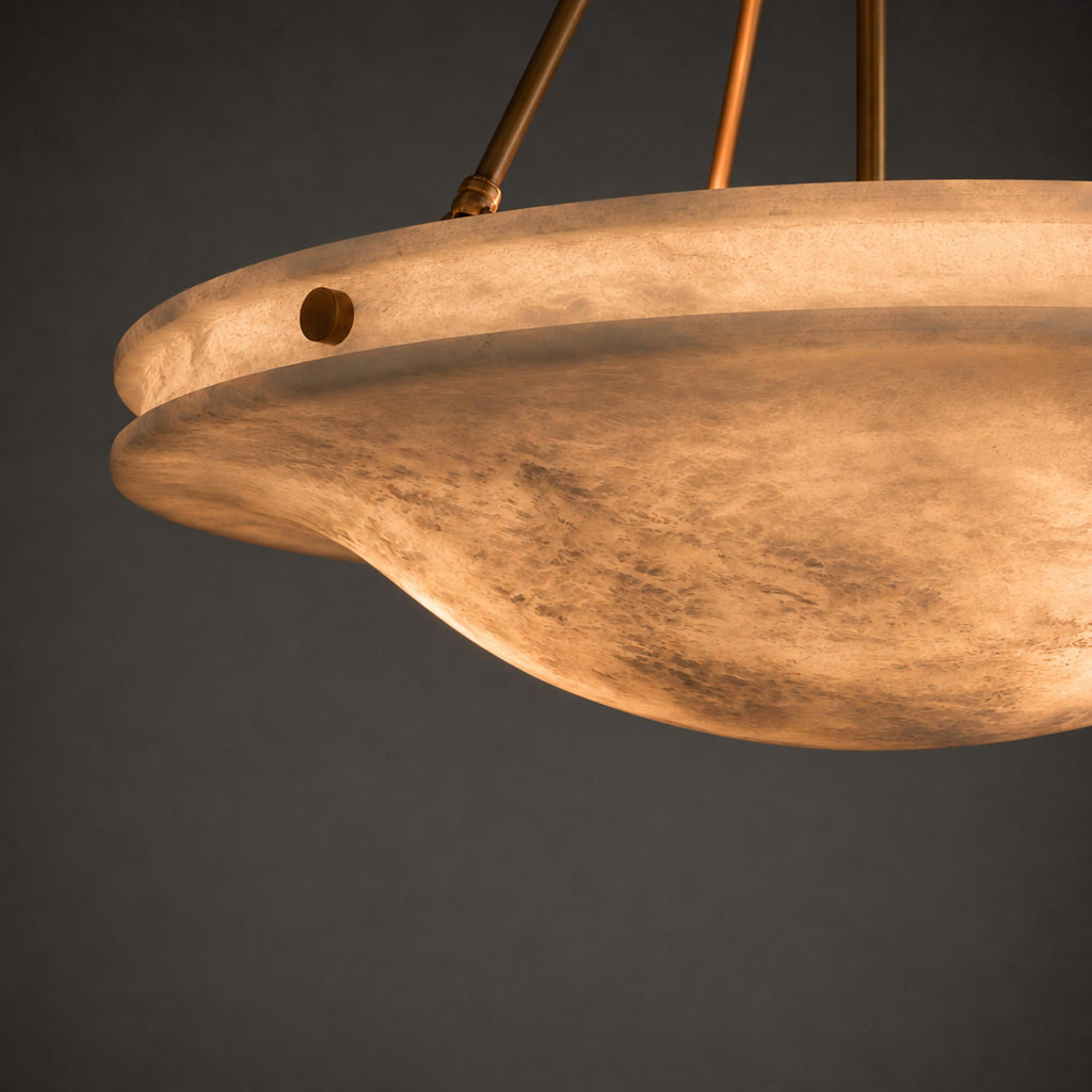 Naturlig pendellampe i alabaststen med antik messingfinish – 46 cm eller 76 cm | ribuella