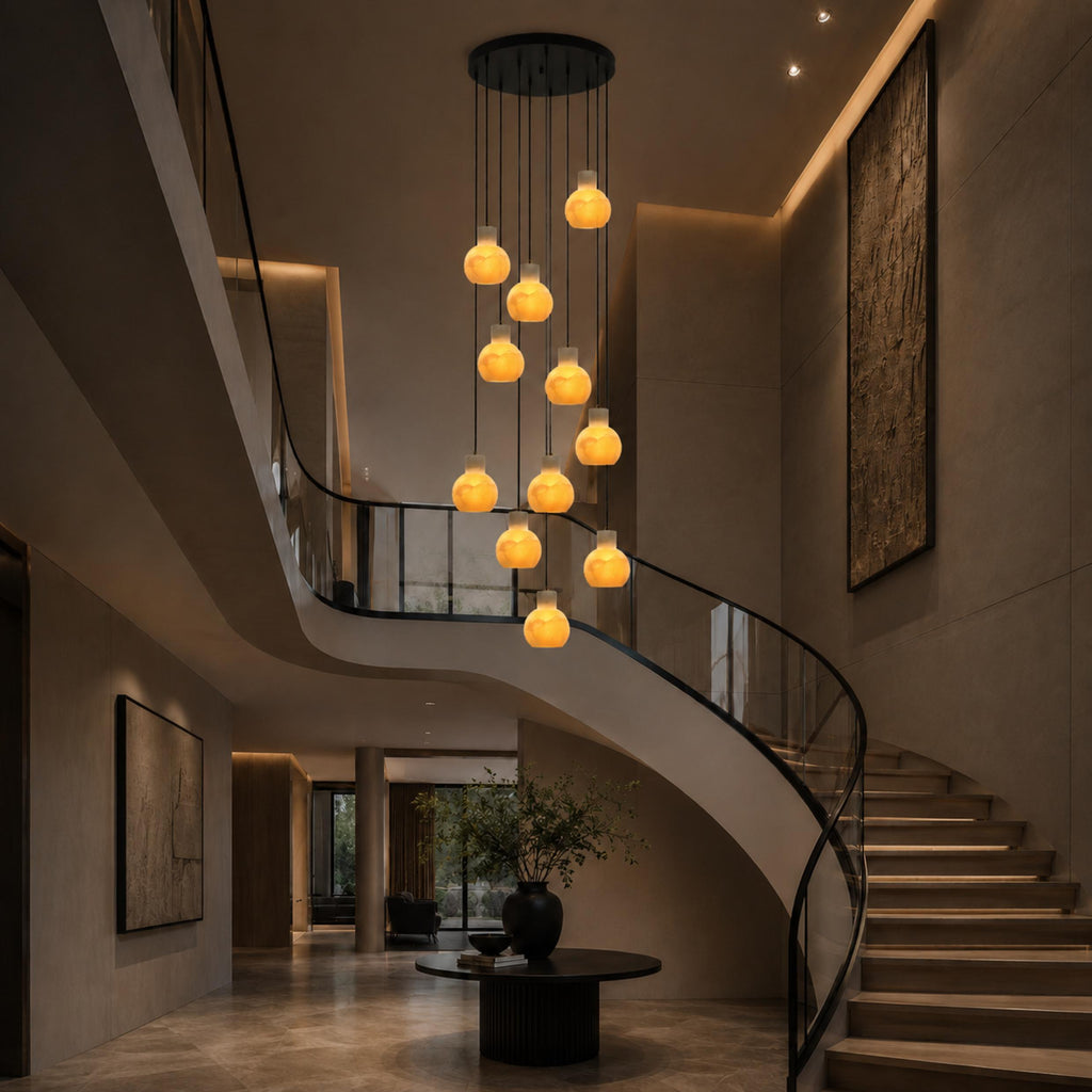 Moderní alabastrový lustr se závěsnou konstrukcí, skleněnými stínidly a LED žárovkami pro 6 světel | ribuella