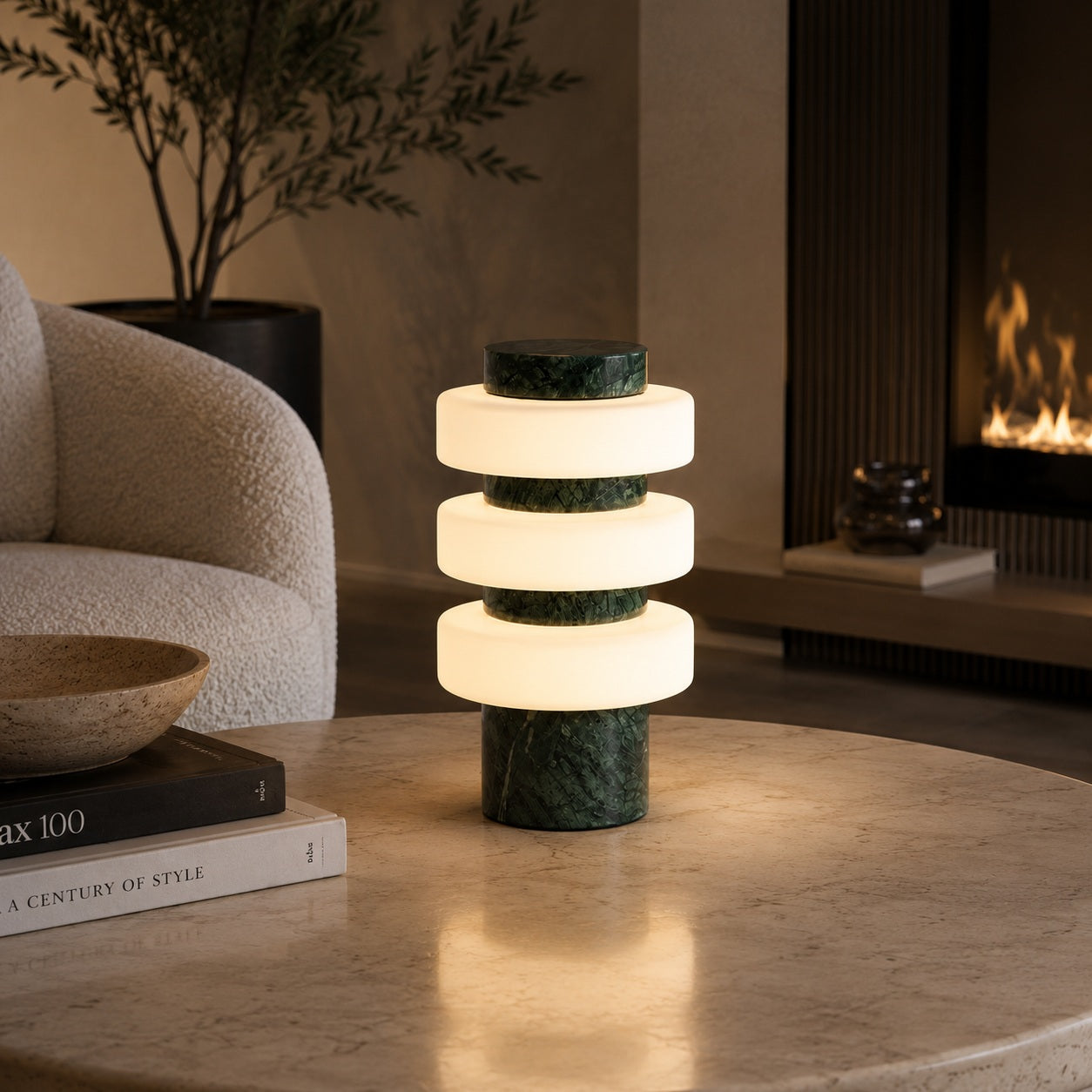 Lampă de masă modernă cu bază din travertin și LED integrat pentru utilizare în interior | ribuella