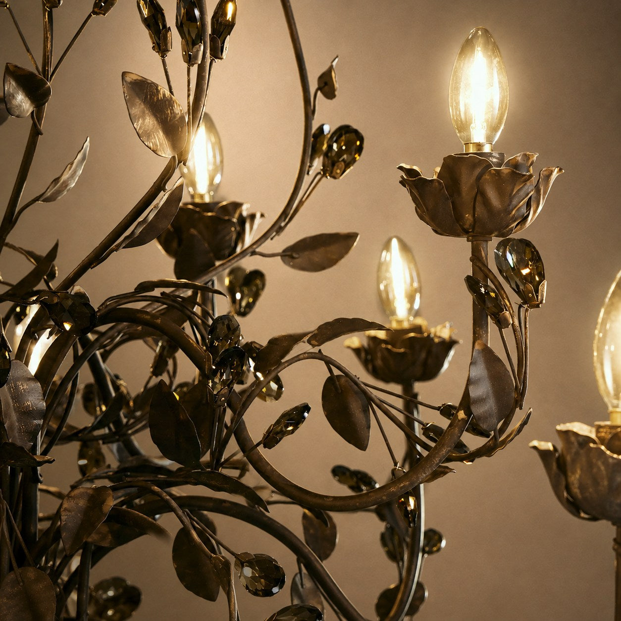 Luxuriöser runder Kristall-Kronleuchter mit Blättern – große goldene oder bronzefarbene Leuchte für Esszimmer und Eingangsbereich, 36″/48″ | ribuella