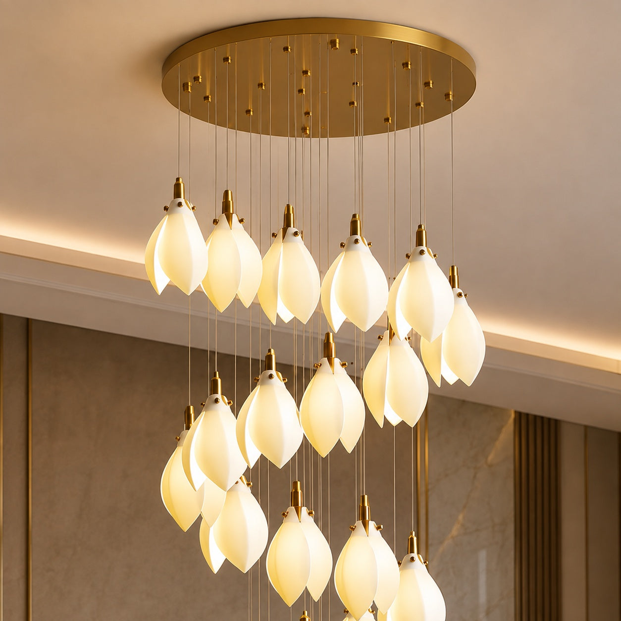 Plafonnier suspendu moderne en métal et céramique, compatible LED, de 7 à 64 lampes | ribuella