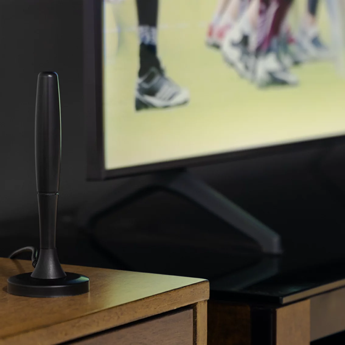 Ultimate 4K Digital TV Antenna with 300-Mile Range for Clear Reception | ribuella