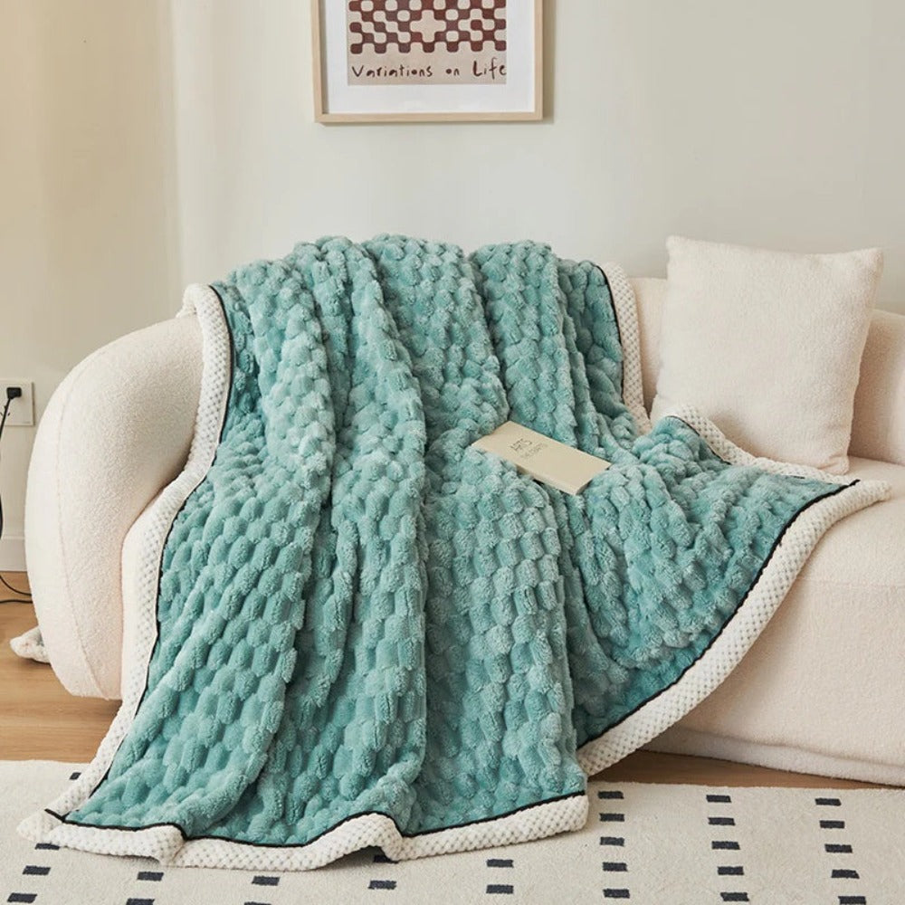 Mykt kosepledd med bobletekstur i skyform – myk og lodden design