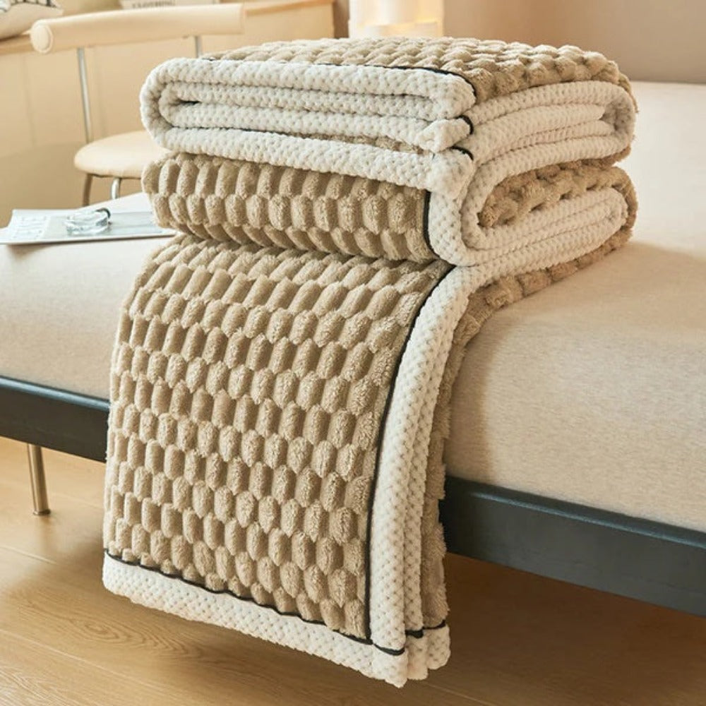 Mykt kosepledd med bobletekstur i skyform – myk og lodden design