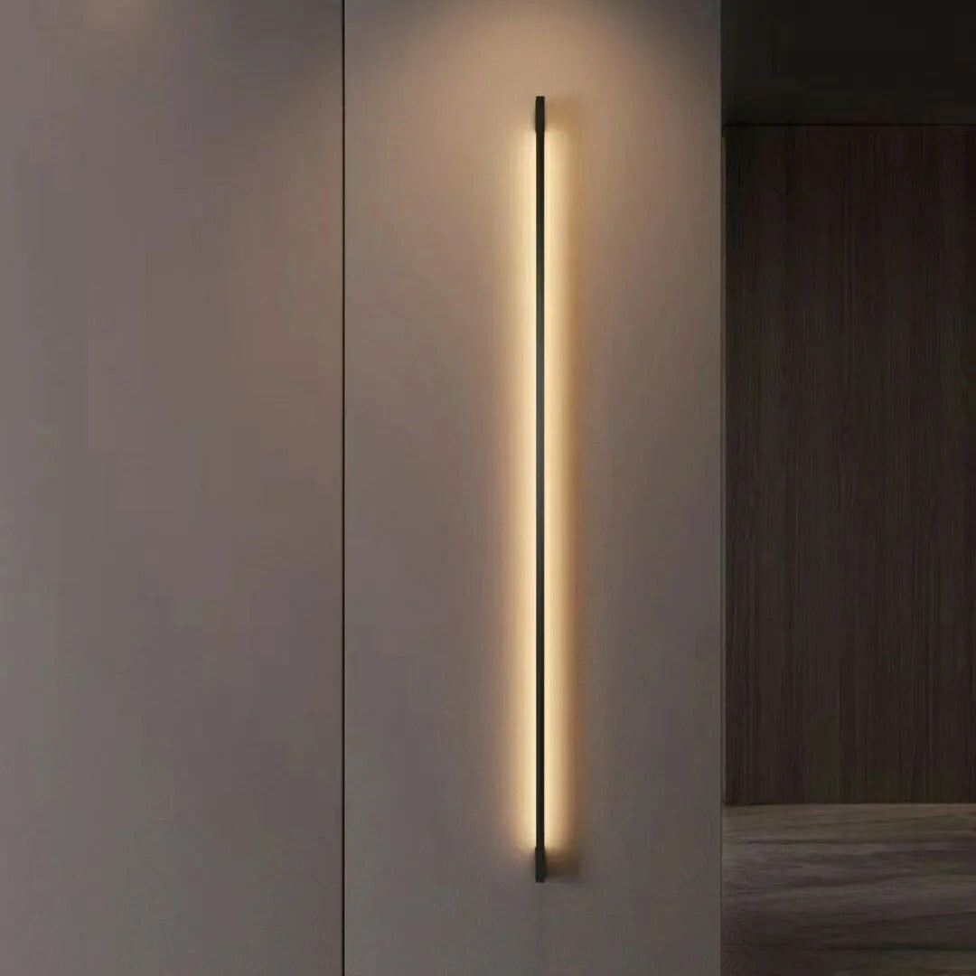 Nowoczesna, smukła, czarna liniowa lampa ścienna LED Liora do wnętrz