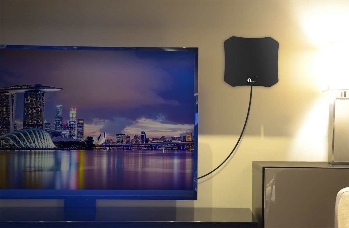 Lapos beltéri HDTV-antenna digitális koaxiális kábellel, falra szerelhető pálcás kivitelben