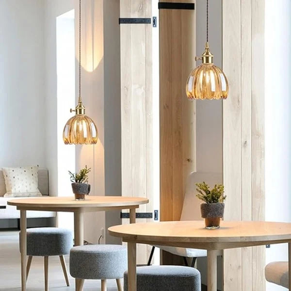 Lyra Bloom LED-pendellampa i glas i japansk retrostil