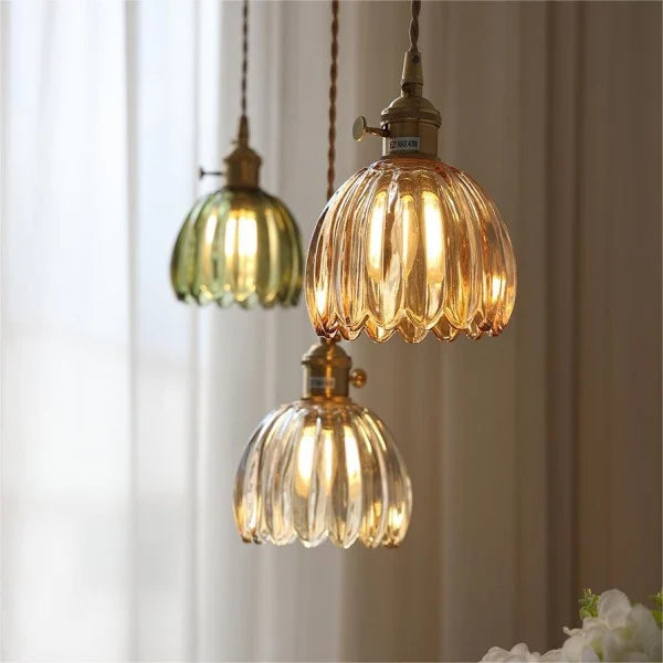 Lyra Bloom LED-pendellampa i glas i japansk retrostil