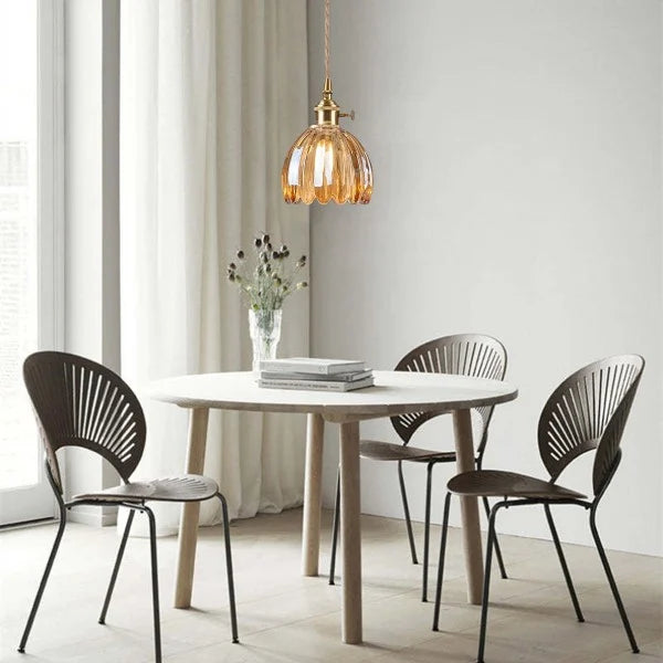 Lyra Bloom LED-pendellampa i glas i japansk retrostil
