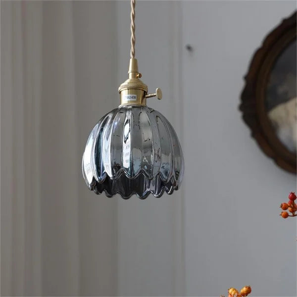 Lyra Bloom LED-pendellampa i glas i japansk retrostil