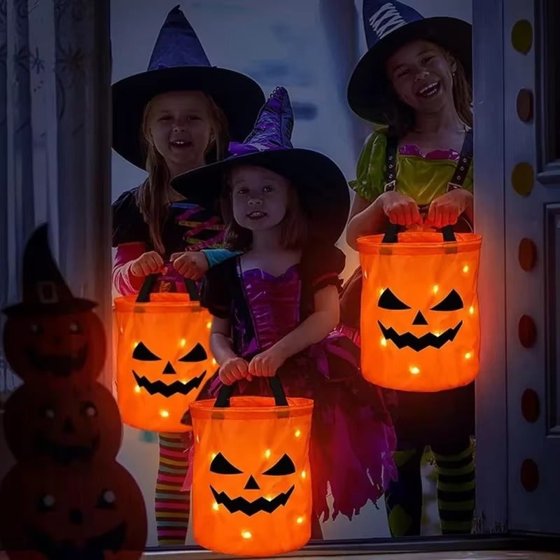 Balde de abóbora com luzes LED para doces de Halloween, dobrável, com pega segura para transportar