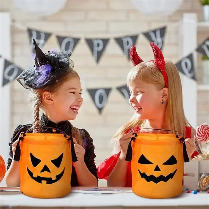 Balde de abóbora com luzes LED para doces de Halloween, dobrável, com pega segura para transportar