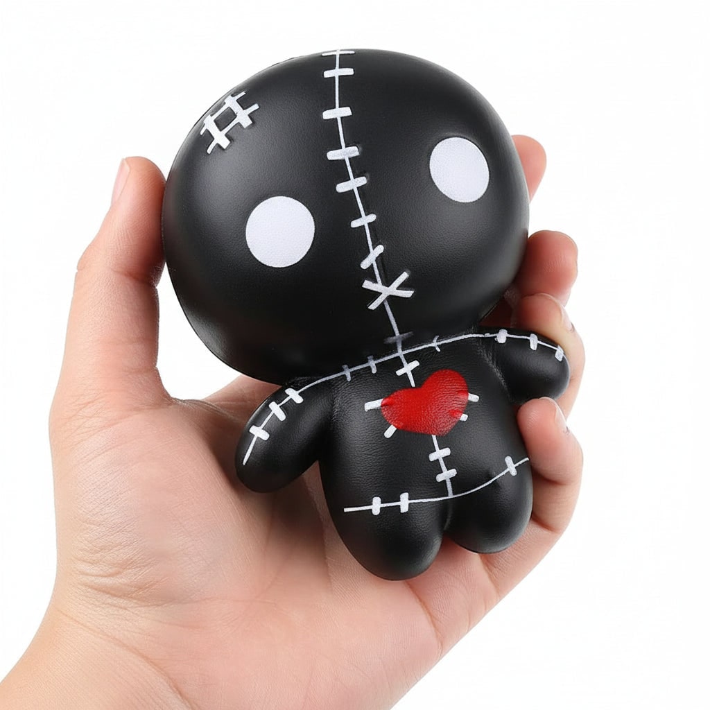 Pomalu se zvedající pěnová voodoo panenka s mačkací výplní, prošitými detaily, halloweenská hračka pro děti