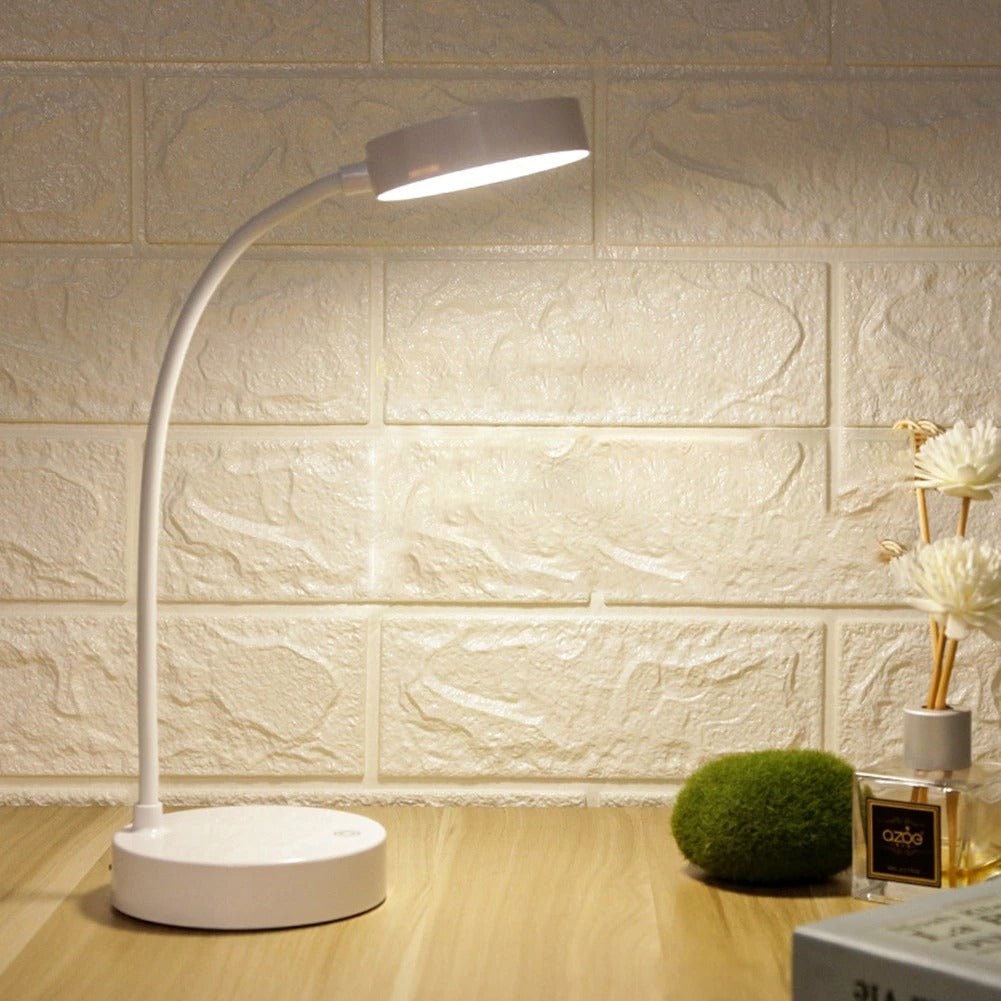Candeeiro de secretária LED recarregável, braço flexível, carregamento USB e formato compacto