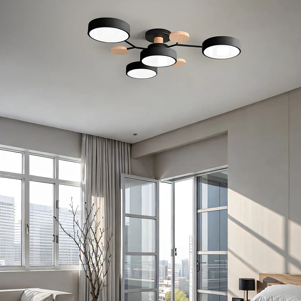 Lámpara de techo LED moderna semiempotrada con detalle de madera, estructura negra mate y pantallas verde salvia