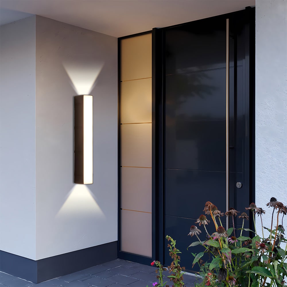Modern LED-es fali lámpa — felfelé és lefelé irányuló fény