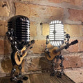 Stolní lampa v retro stylu s designem kytary a vintage mikrofonem | ribuella