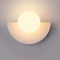 Aplique de pared moderno, luz decorativa con esfera esmerilada, placa posterior semicircular e instalación cableada