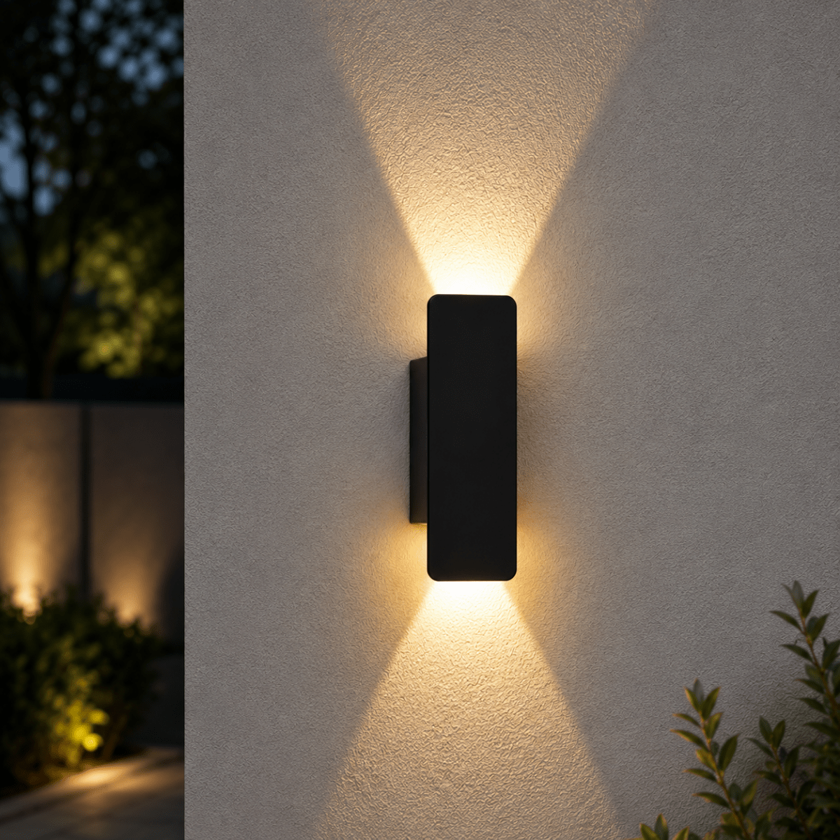 Modern, téglalap alakú LED-es fali lámpa — karcsú kialakítás, felfelé és lefelé irányuló világítás