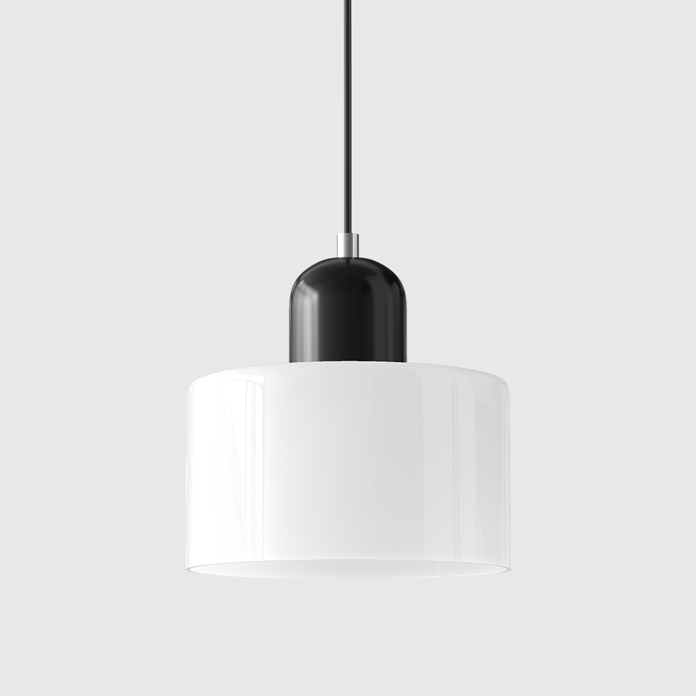 Pendellampe i mid-century-modern stil med to lag matteret glasskærm og varm, diffust lys