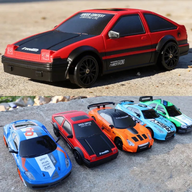 Mini carro RC de drift recarregável, comando tipo pistola, faróis LED, rodas suplentes e cones