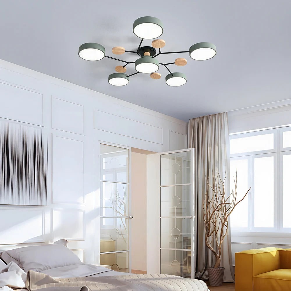 Modern plafondarmatuur met houten accenten en halfverzonken montage - ontwerp met meerdere armen en zachte diffuse gloed
