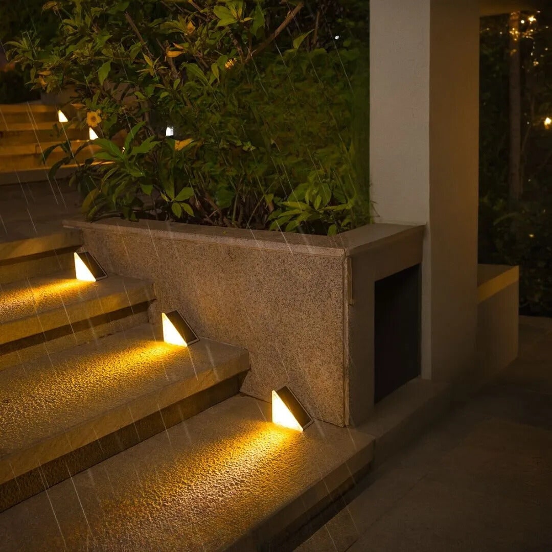Solar Triangular LED Step Light, Waterproof, Easy Installation