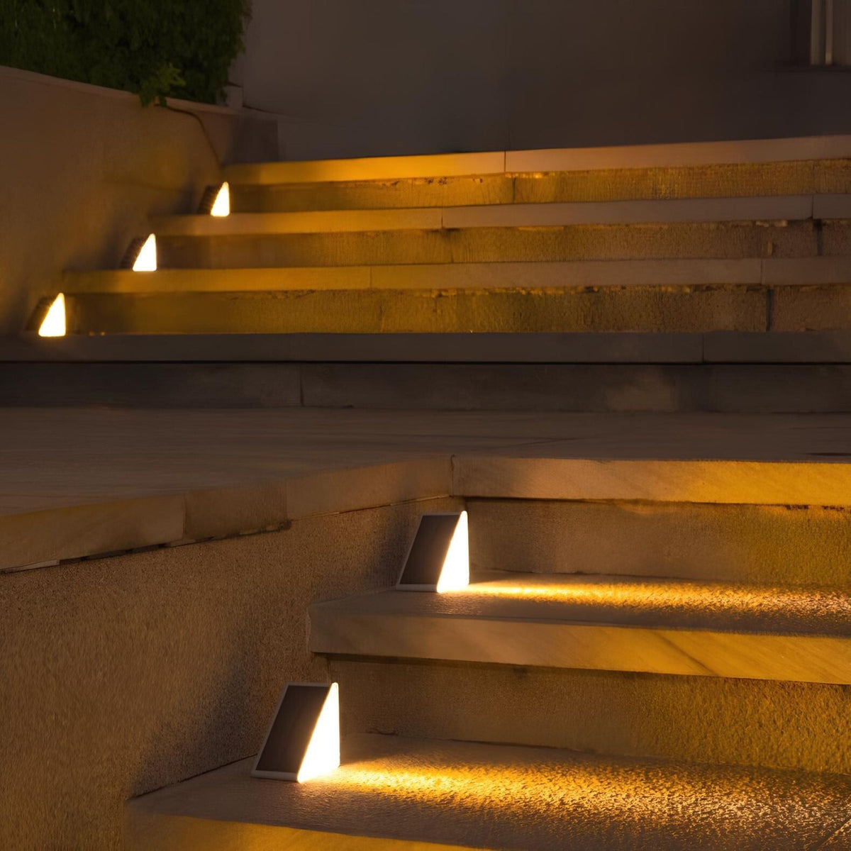 Solar Triangular LED Step Light, Waterproof, Easy Installation