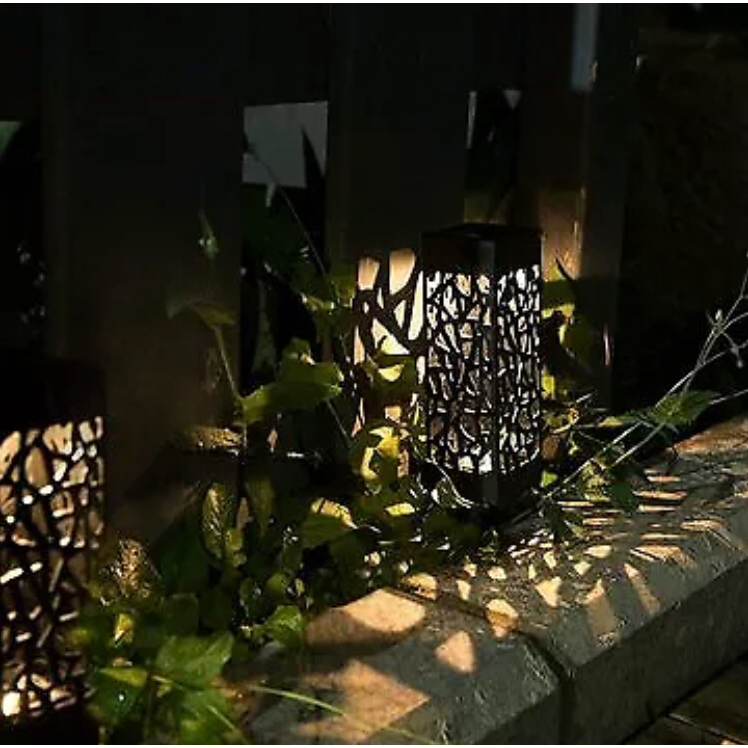 Wireless Solar Powered Pathway Lights Decorative Hollow Lattice Design