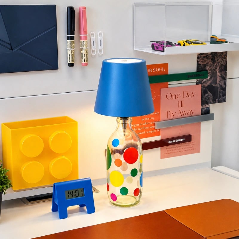 Bezprzewodowa, ładowana lampa metalowa LED w kształcie butelki, nastrojowe oświetlenie stołu