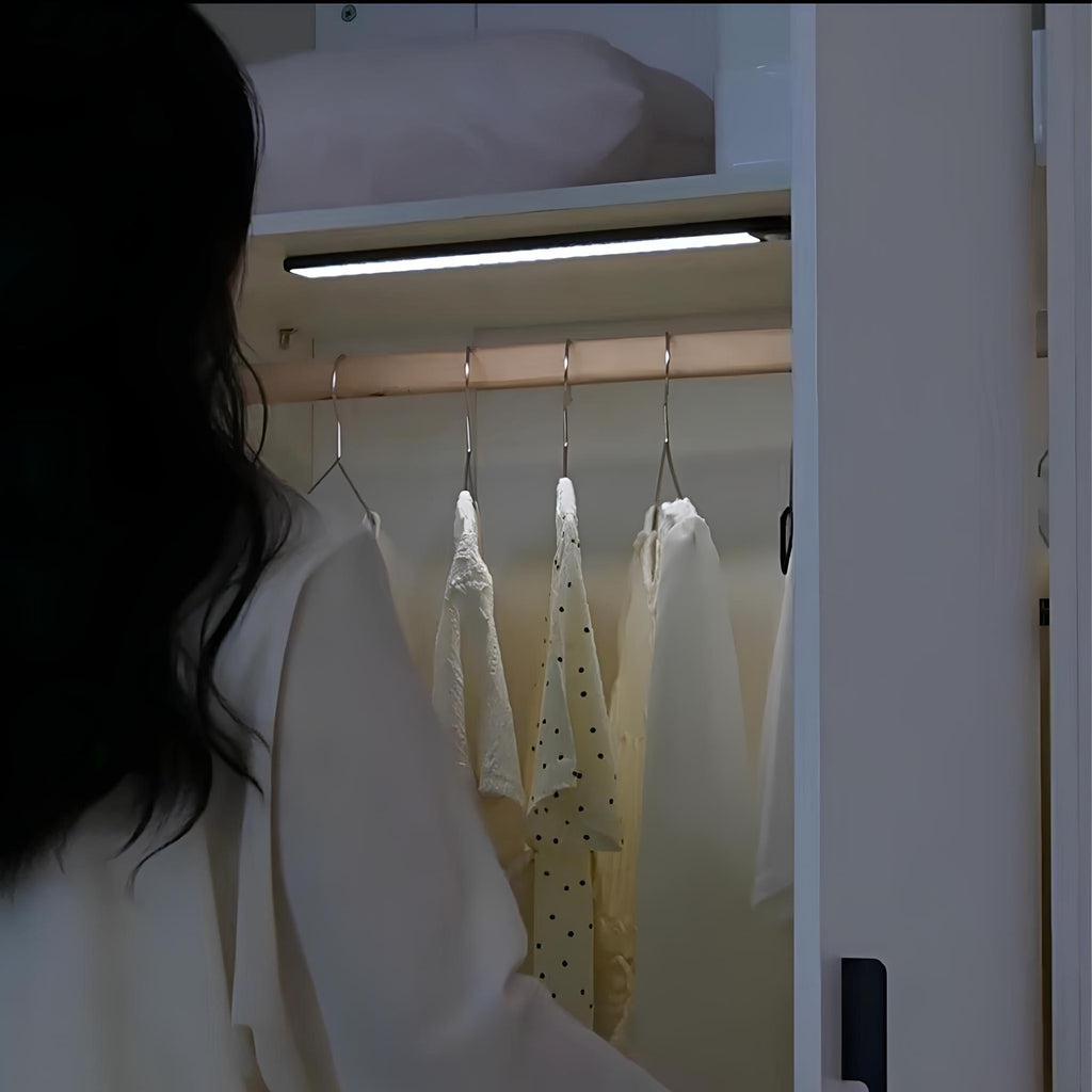 Éclairages LED rechargeables et sans fil à détecteur de mouvement pour dessous de meuble