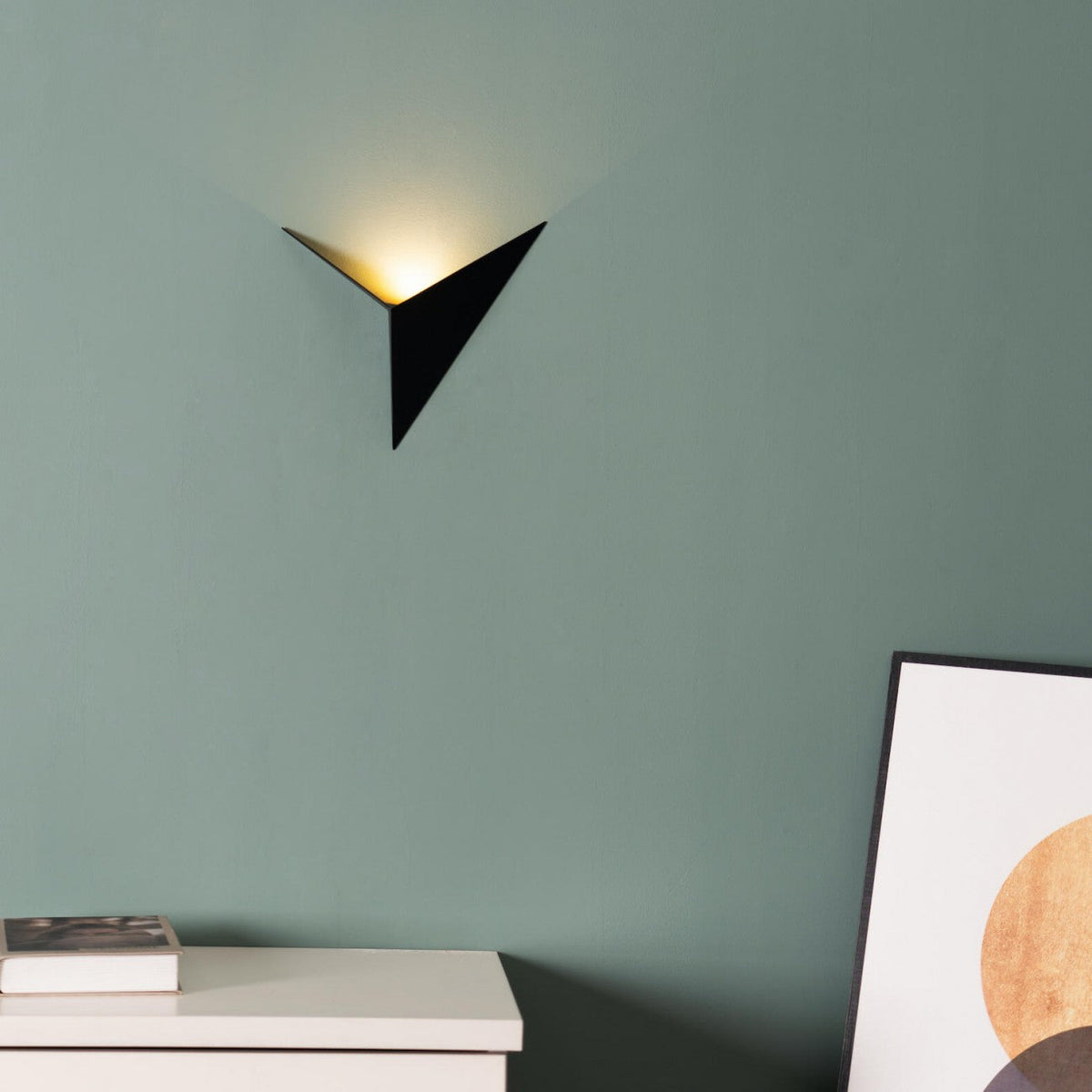 Luxury Triangular Wall Light: Sleek Geometric Profile And Modern Silhouette