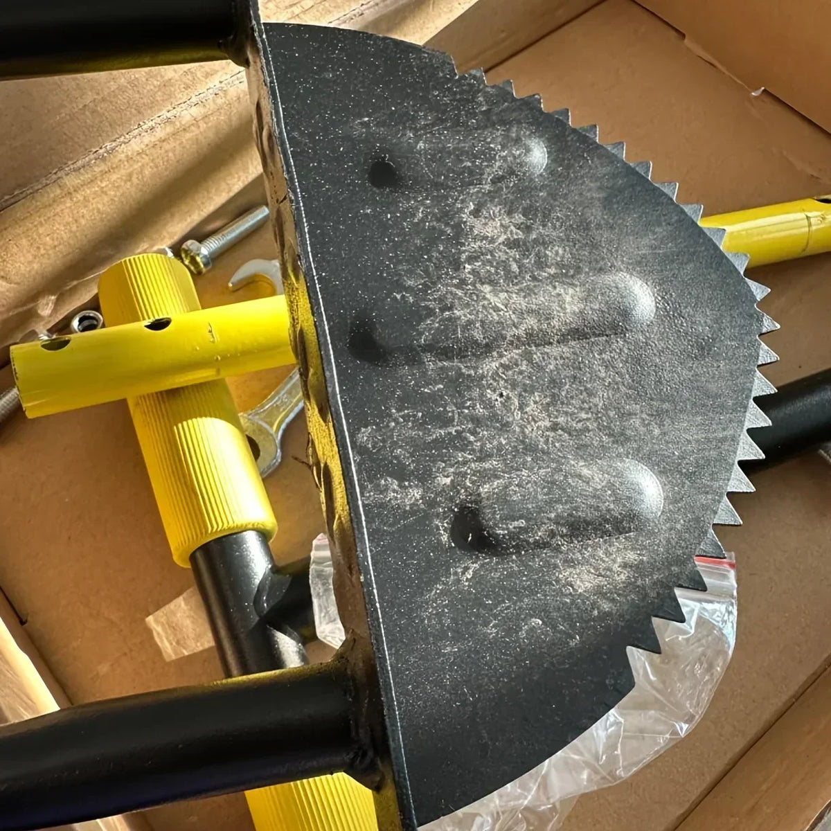 Half-Moon Manual Lawn Edger Tool With Curved Blade