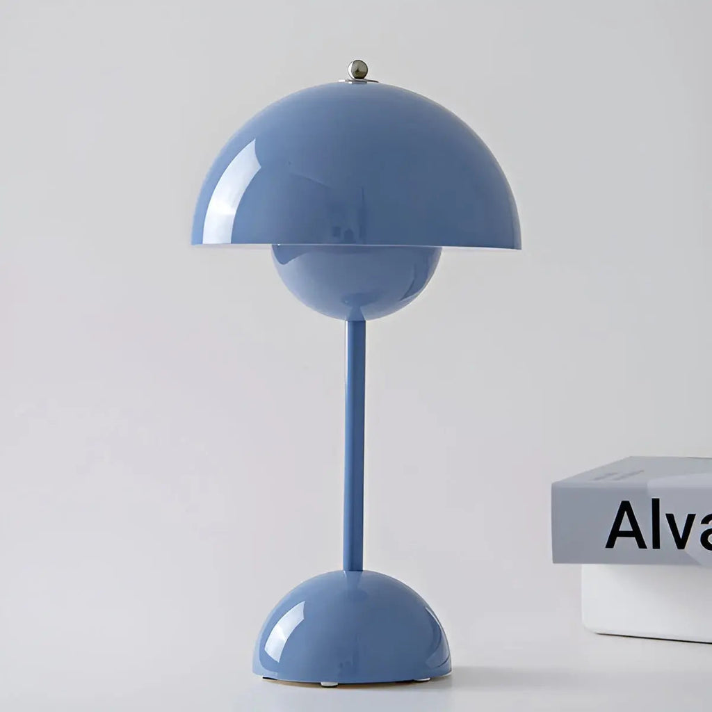 Lampada da tavolo scandinava NordicNest con luminosità regolabile